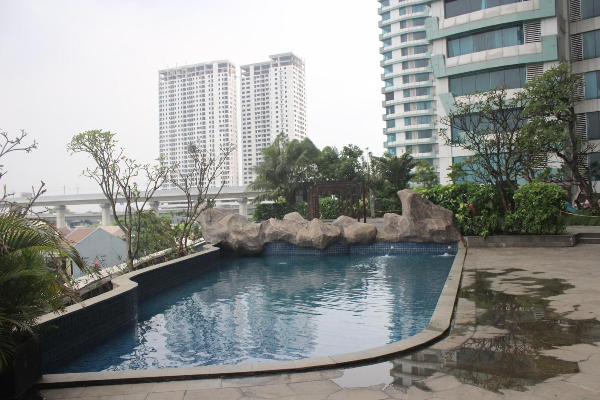 Cozy Grand Kamala Lagoon By Pelita Property Bekasi Exterior photo