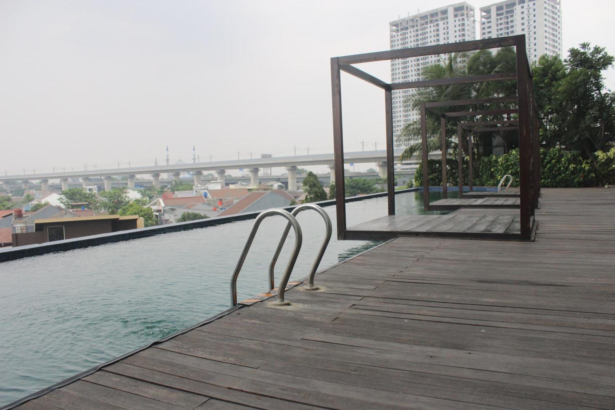 Cozy Grand Kamala Lagoon By Pelita Property Bekasi Exterior photo